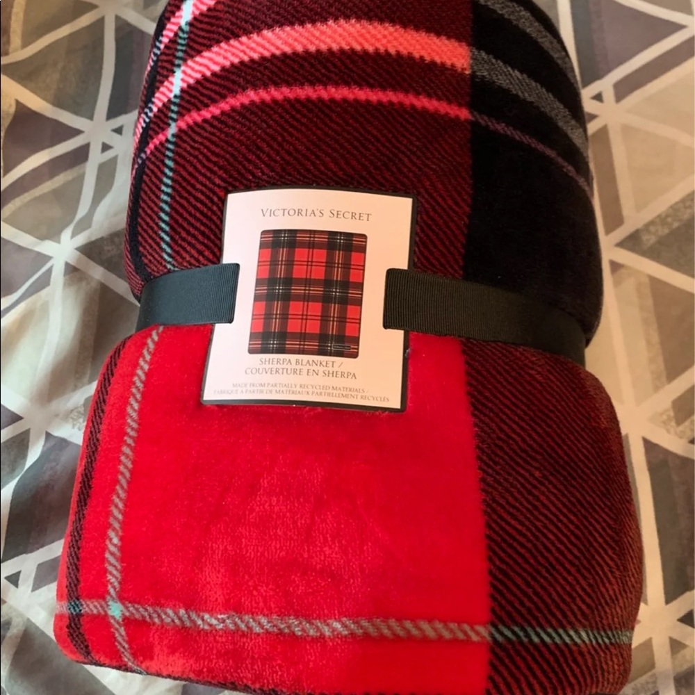 Victoria's Secret Sherpa blanket
